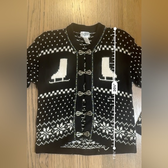 Skyr Winter Cardigan-Ice Skates-Size Medium 10/12 - Picture 5 of 6